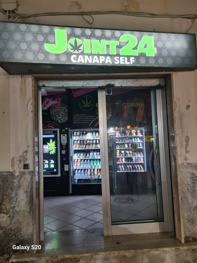 Attività commerciale in affitto a Agropoli (SA)