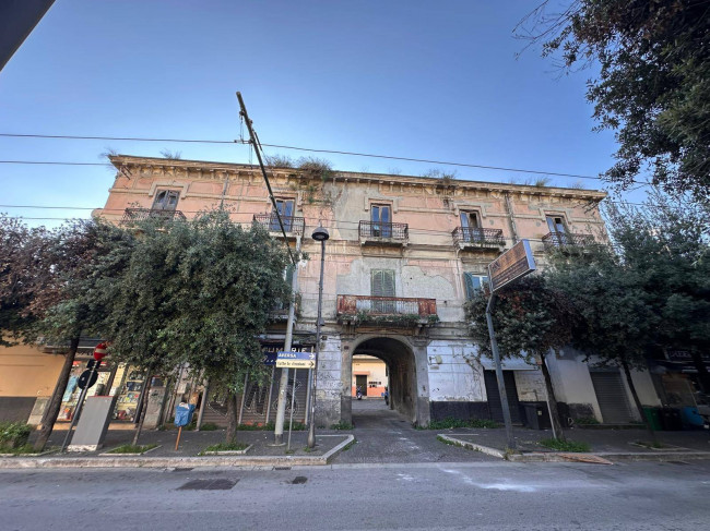 Palazzo in vendita a Melito Di Napoli (NA)