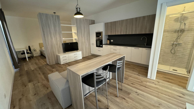   in <br/> rent a Milano