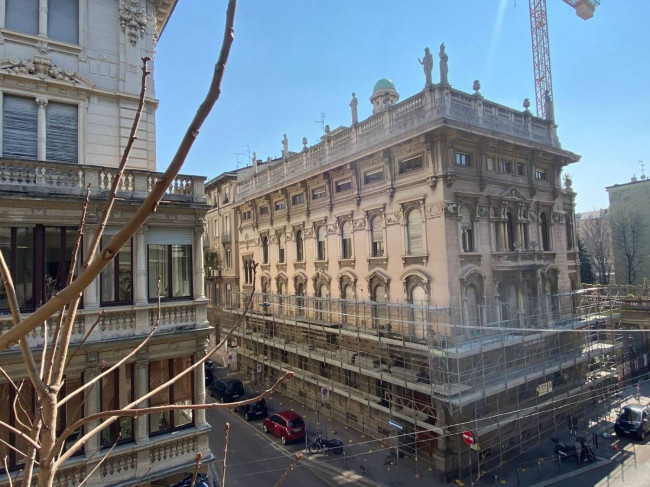   in <br/> rent a Milano