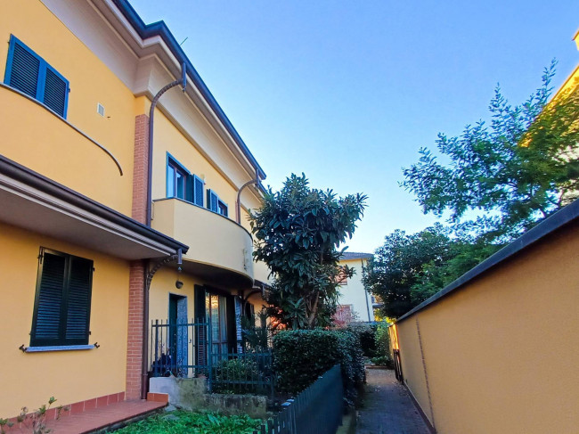 Villa a Schiera  in <br/> vendita a Cologno Monzese