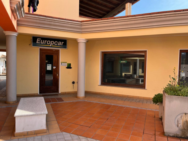 Negozio  in <br/> vendita a 