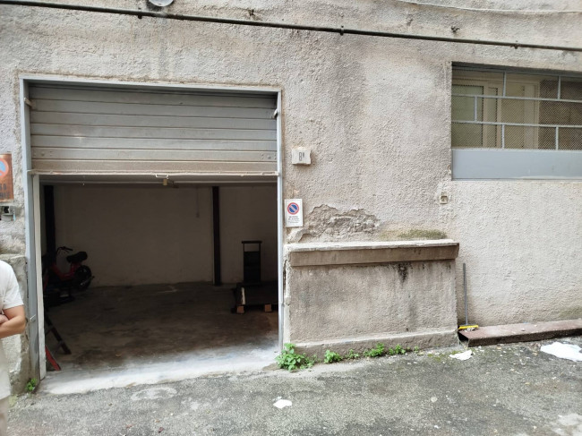 Box - Garage  in <br/> affitto a Napoli