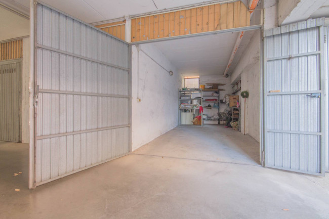 Box - Garage  in <br/> vendita a Villafranca di Verona