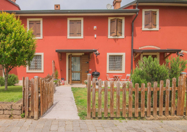 Villa a Schiera  in <br/> vendita a Castel d'Azzano