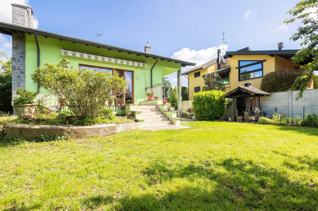 Villa Singola  in <br/> vendita a Busto Arsizio