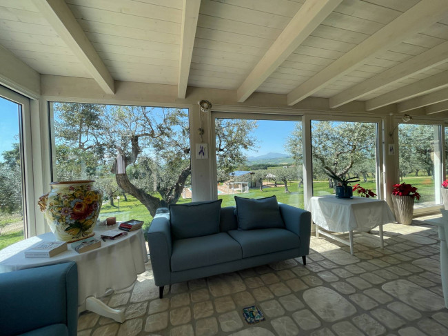 Villa Singola in vendita a Loreto Aprutino