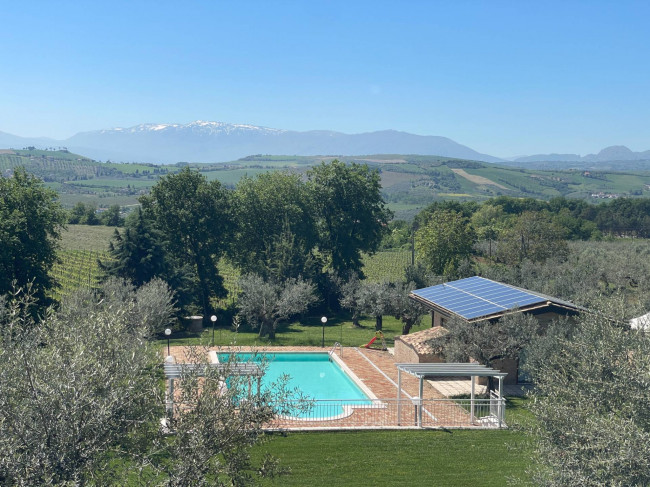 Villa Singola in vendita a Loreto Aprutino