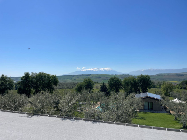 Villa Singola in vendita a Loreto Aprutino