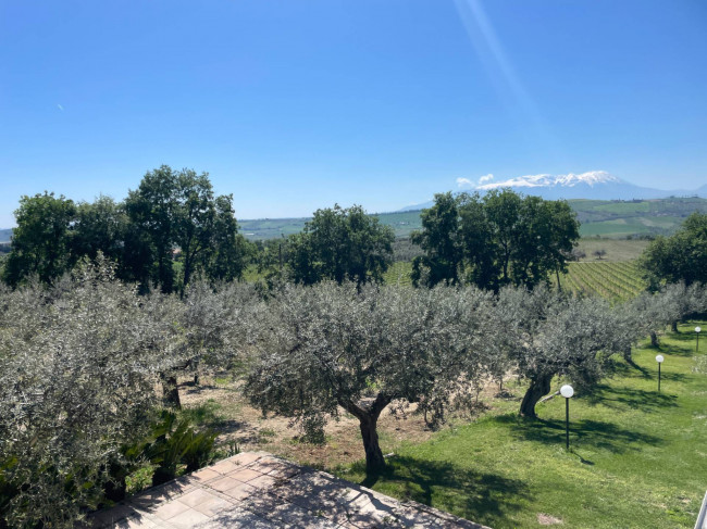 Villa Singola in vendita a Loreto Aprutino