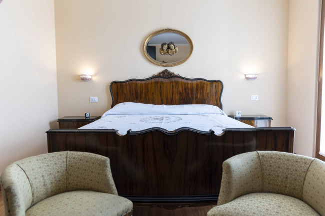 Villa Singola in vendita a Loreto Aprutino