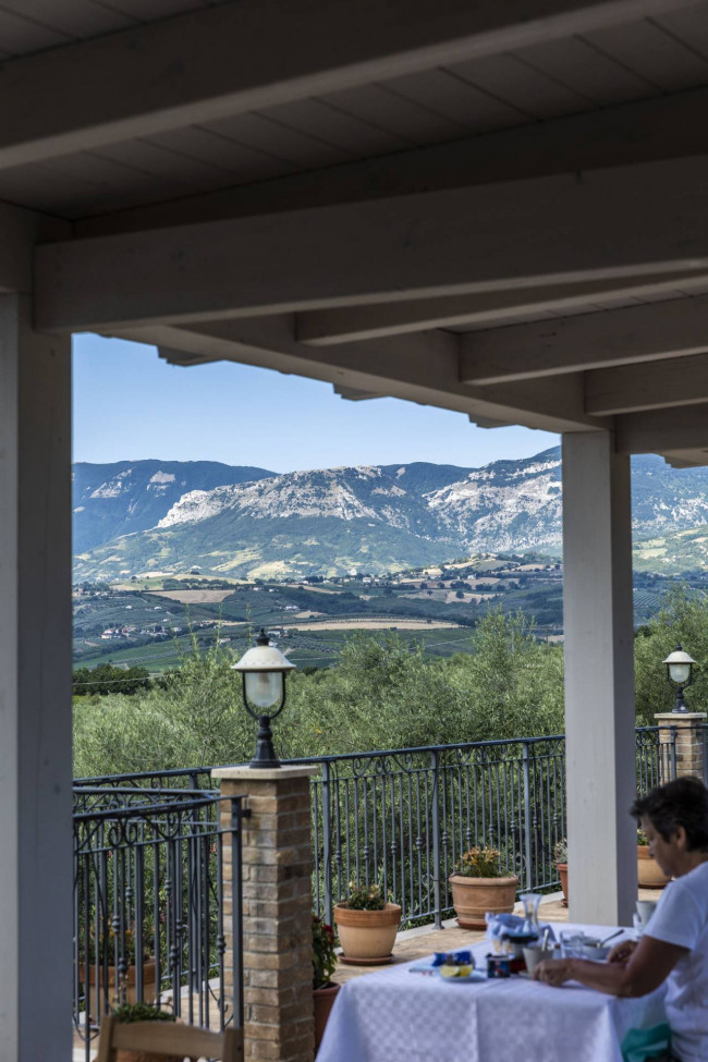 Villa Singola in vendita a Loreto Aprutino