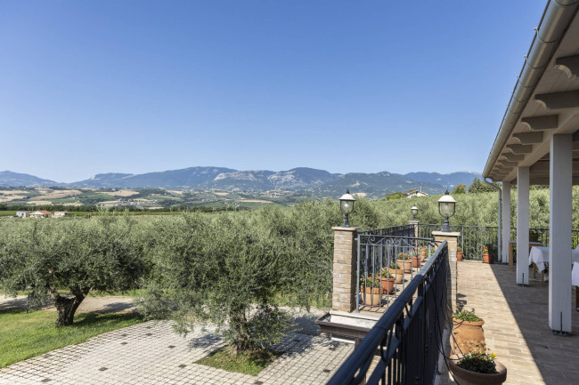 Villa Singola in vendita a Loreto Aprutino