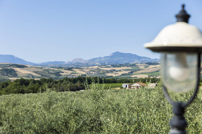 Villa Singola in vendita a Loreto Aprutino