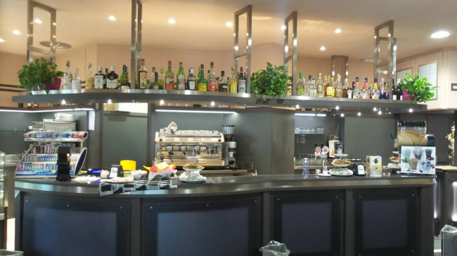 Attività  - Licenza  in <br/> vendita a Milano