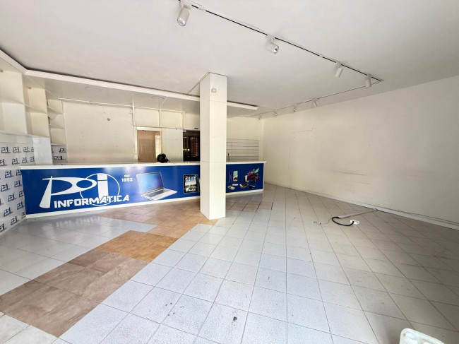 Negozio  in <br/> affitto a Caserta