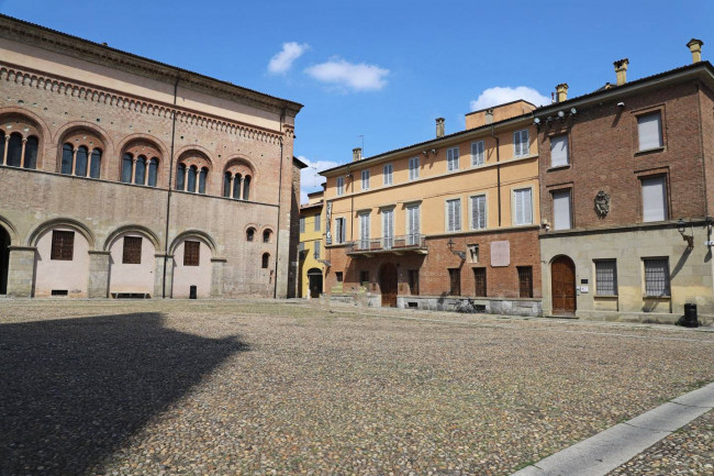 Palazzina/Stabile  in <br/> vendita a Parma