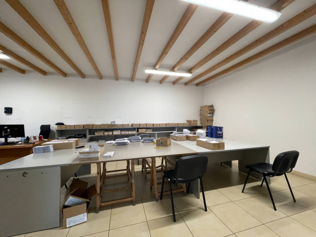 Capannone industriale in vendita a San Giovanni Teatino