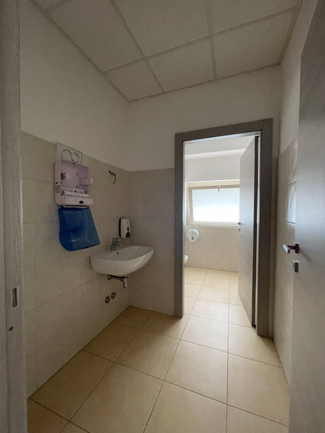 Capannone industriale in vendita a San Giovanni Teatino