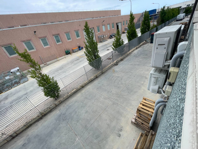 Capannone industriale in vendita a San Giovanni Teatino