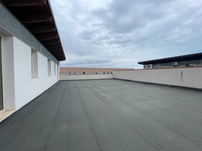 Capannone industriale in vendita a San Giovanni Teatino