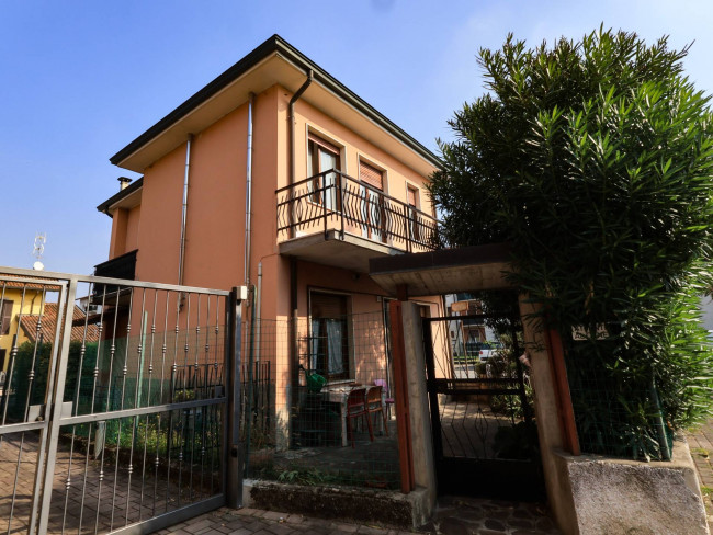 Villa Singola  in <br/> vendita a Trezzo sull'Adda