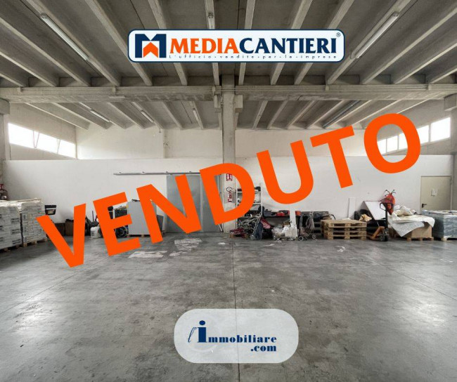 Capannone industriale in vendita a San Giovanni Teatino
