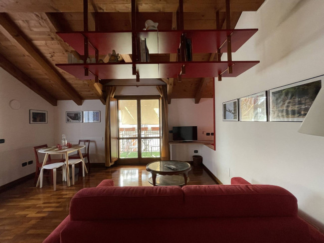   in <br/> rent a Milano