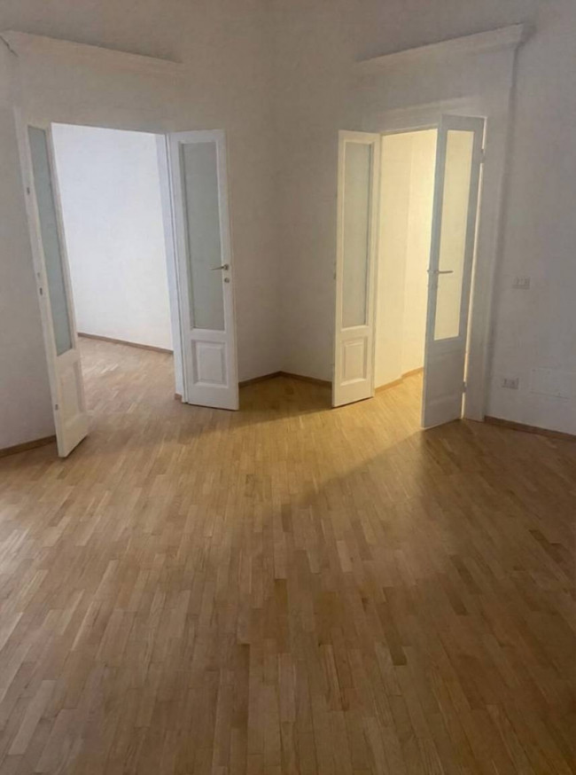   in <br/> rent a Milano