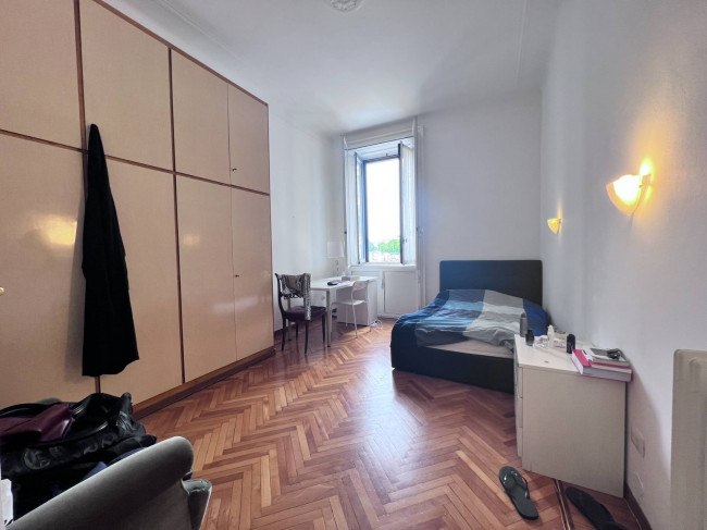   in <br/> rent a Milano