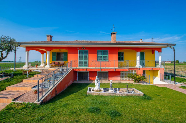 Villa Singola  in <br/> vendita a Nogarole Rocca