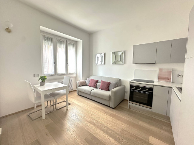  in <br/> rent a Milano