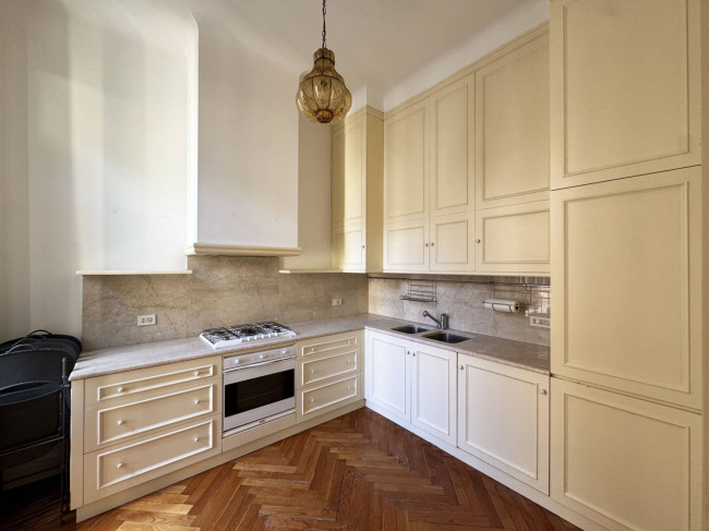   in <br/> rent a Milano