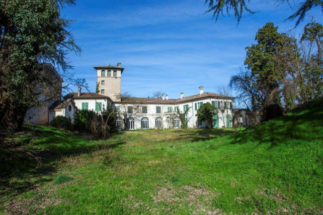 Palazzina/Stabile  in <br/> vendita a Crema