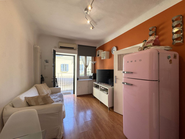   in <br/> rent a Milano