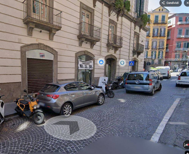 Negozio  in <br/> affitto a Napoli