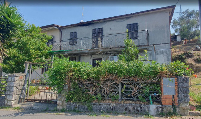 Casa semi indipendente  in <br/> vendita a Massa
