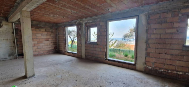 Villa Singola  in <br/> vendita a Massa