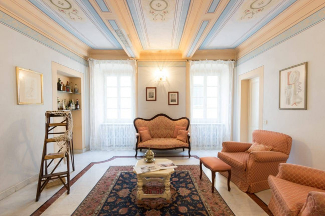 Palazzina/Stabile  in <br/> vendita a Massa
