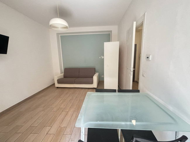   in <br/> rent a Milano