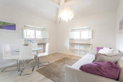   in <br/> rent a Firenze