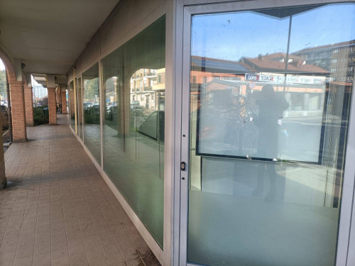 Locale commerciale in affitto a Alpignano