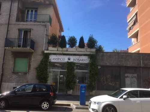 Locale commerciale in affitto a Torino