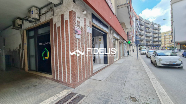 Locale Commerciale in affitto a Andria