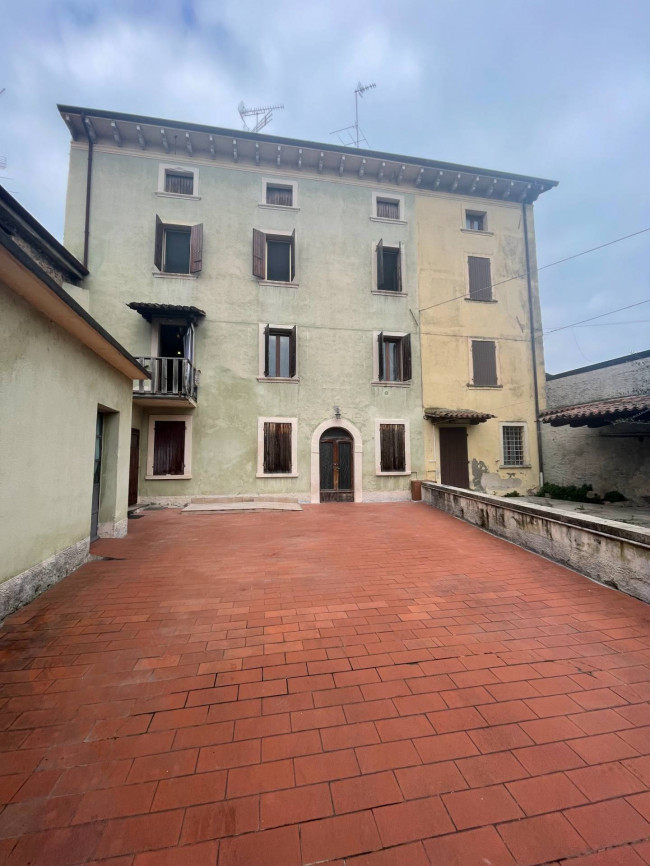 Casa singola in vendita a Valeggio sul Mincio