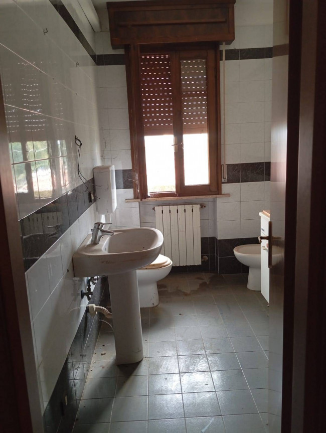 INTERA PALAZZINA in vendita a Curtatone
