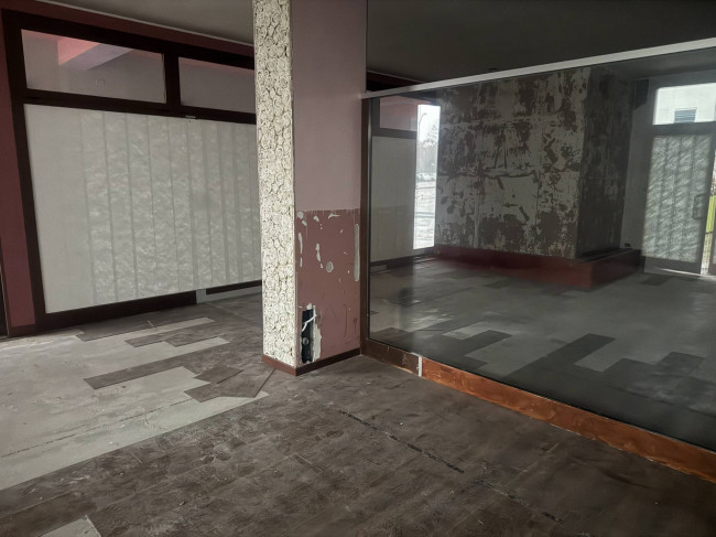 Attività commerciale in vendita a Mantova