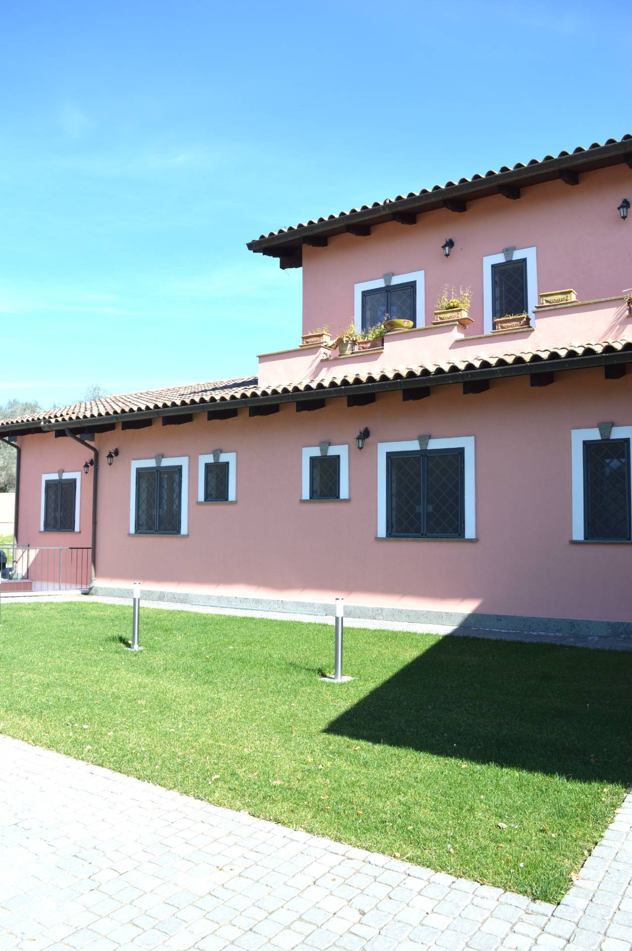 Villa in vendita a Aprilia (LT)