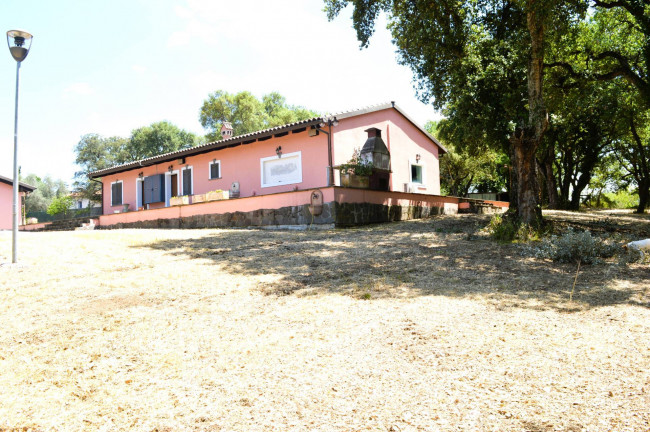 Villa in vendita a Aprilia (LT)