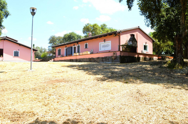 Villa in vendita a Aprilia (LT)